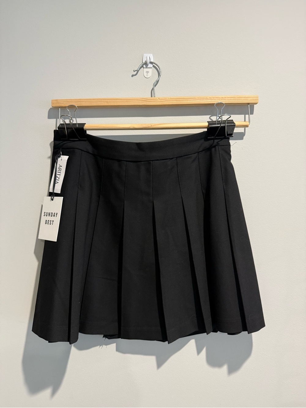 Sunday Best Black Box-Pleat Mini Skirt. NWT. Size 8.